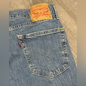 Men’s Levi’s 550 jeans size 36 x 32
